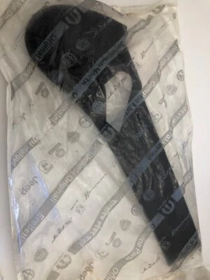 2012 Chrysler 200 Dodge Avenger assento interno almofada escudo fabricante de equipamento original Mopar 1FK30DX9AC - Imagem 1 de 4