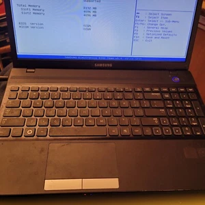 Samsung NP305 4 core 8GB 740GB 15" Laptop Win 7 Toyota software - Picture 1 of 10