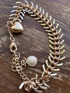 POM Gold Metal Fishbone Bracelet Vintage Style Quirky Heart Dainty Cute Ditsy - Picture 1 of 8