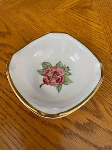 Syrakus China 4" Aschenbecher mit Blumenmuster und Goldrand - Bild 1 von 2