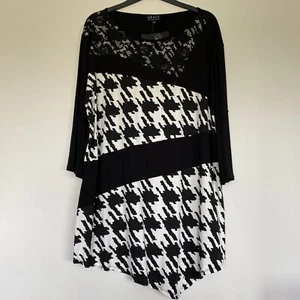 NWT GRACE - LONG STRIKING TOP - Size 26 - Picture 1 of 6