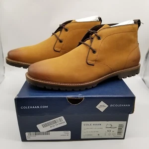 Cole Haan Herren Midland Lug Chukka Stiefel Gr. 10 Nubuk Goldbraun Schnürung City - Bild 1 von 7