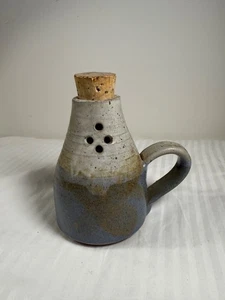 Tarro guardián de ajo de cerámica de estudio hecho a mano con mango y corcho tirado con rueda de 6 pulgadas - Imagen 1 de 6