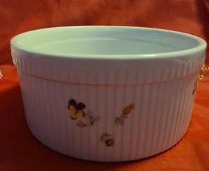Trisa Dish Fleurs Fine Porcelain Souffle Deep Round Large Floral Design Bakeware - Picture 1 of 6