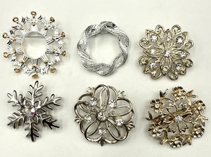 Vintage Brooch Lot Of 6 Avon Gerrys Rhinestone Flowers Snowflake Angel Wreath - Bild 1 von 14