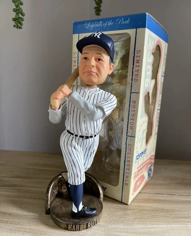 BABE RUTH New York Yankees MLB Hall of Fame Cooperstown 10” Bobblehead NIB! Cover