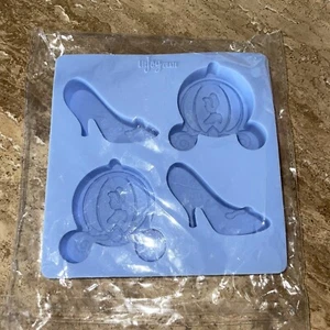LitJoy Crate: Vassoio Ghiaccio Cenerentola - Nuovo Pantofole e Coach Blu - Foto 1 di 6