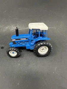 Vintage Ertl 1:32 Scale Ford TW-5 Tractor - Picture 1 of 6