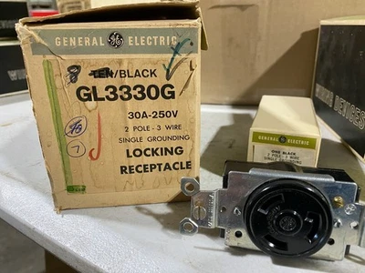 Коробка из 7 GE GL3330G одиночный замок приемник черный 30A 250V 2 полюса, новый из старых запасов - Изображение 1 из 4