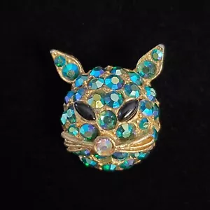 Fun Vintage Cat Head Brooch Pin With Blue Green Aqua Arora Borealis Rhinestones - Picture 1 of 4