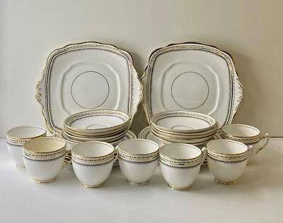 31 изделие винтажного белого черно-золотого фарфора с узором Royal Albert Crown - Изображение 1 из 4