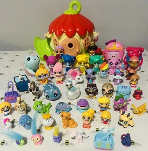 Pacchetto 49 mini casa da gioco e personaggi per ragazze: LOL, My Little Pony, LPS, Fingerlings - Foto 1 di 24