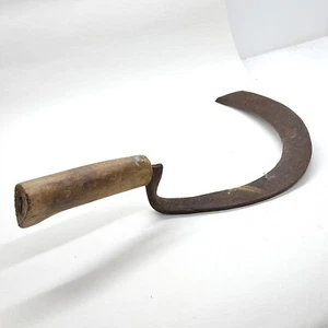 ANTIQUE HAND FORGED SICKLE SCYTHE TOOL FARMING HARVEST RUSTIC WOOD HANDLE - Picture 1 of 6