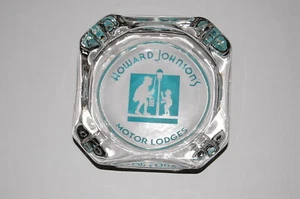 HOWARD JOHNSON'S VINTAGE SIMON &THE PIE MAN LIGHTING LAMPOST CLEAR GLASS ASHTRAY - Picture 1 of 3
