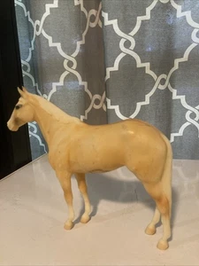 Breyer Palomino Horse - Photo 1/5