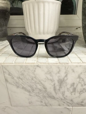 *TAL CUAL* LEER: Gafas de sol universales Thread para mujer mariposa templos tortuga Foto 1 de 4