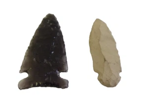 TWO 2 Authentic Ancient Indian Arrowheads "Field Grade A" - Picture 1 of 9