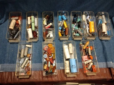 ENORME LOTE MIXTO DE ABEJORRO DE Praga y muchos otros condensadores - de colección Foto 1 de 4