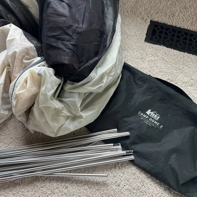 REI Camp Dome 2 sin mosca de lluvia Foto 1 de 4