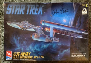 WILLIAM SHATNER AUTOGRAPH SIGNED STAR TREK ENTERPRISE Cut-Way NCC-1701 Model Kit - Picture 1 of 7