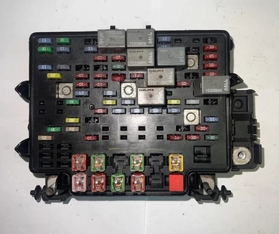 Chevy Silverado 1500 2003-2005 camioneta motor caja de fusibles 15115615 Foto 1 de 2