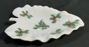 Vintage Lefton China Porcelain Christmas Leaf Dish Holly Berry 7813 - Picture 1 of 3