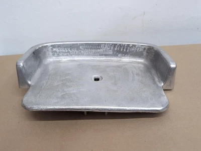 Estuche de asiento de tractor a pedales Ertl, International, Ford  Foto 1 de 2