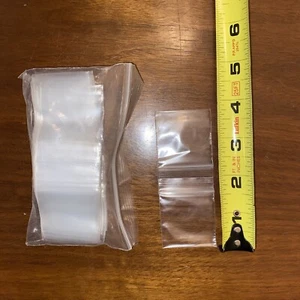 Schmuck/Basteln/Perlen Baggies. Kleine verschließbare transparente Plastikbeutel mit Druckverschluss Anzahl unbekannt - Bild 1 von 3