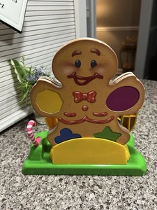 Hasbro Candyland castle Game with castle, gingerbread people and tokens shown - Picture 1 of 18