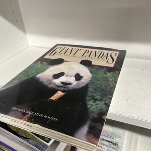 Giant Pandas – A Fight For Survival in Zoos and the Wild, Barbara Rogers B51 - Imagen 1 de 4