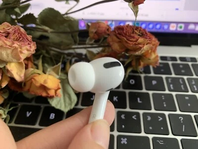 Apple AirPods Pro Right Airpod Only Genuine Apple Airpods Pro 1st A2083 - Image 1 of 4