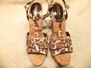 Colin Stuart Knöchelriemen Keilabsatz Sandalen US 6B Tiermotiv Stoff NIE GETRAGEN - Bild 1 von 8