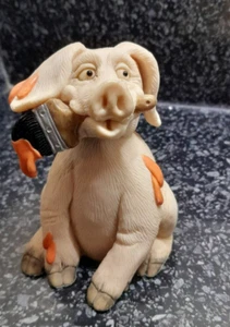 Piggin' Pig Figure Piggin' Decorating Figurine Artist David Corbridge 1995 - Picture 1 of 5