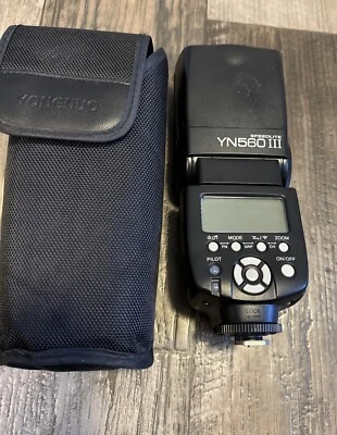 YONGNUO Speedlite YN-560-III Mount Flash for Canon With Case. - Image 1 of 4