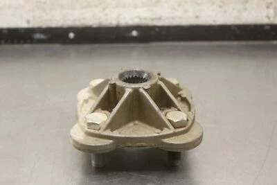 2001 Polaris Trail Boss 325 REAR BACK WHEEL RIGHT HUB H149 - Изображение 1 из 4