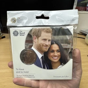 2018 HARRY & MEGHAN ROYAL WEDDING B/UNC £5 CROWN - still mint sealed pack - Picture 1 of 8