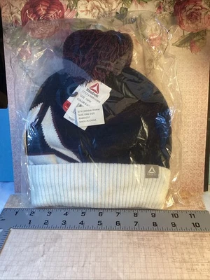 Nuevo en caja gorro Reebok Logo Intarsia Pom NUEVO negro Foto 1 de 4