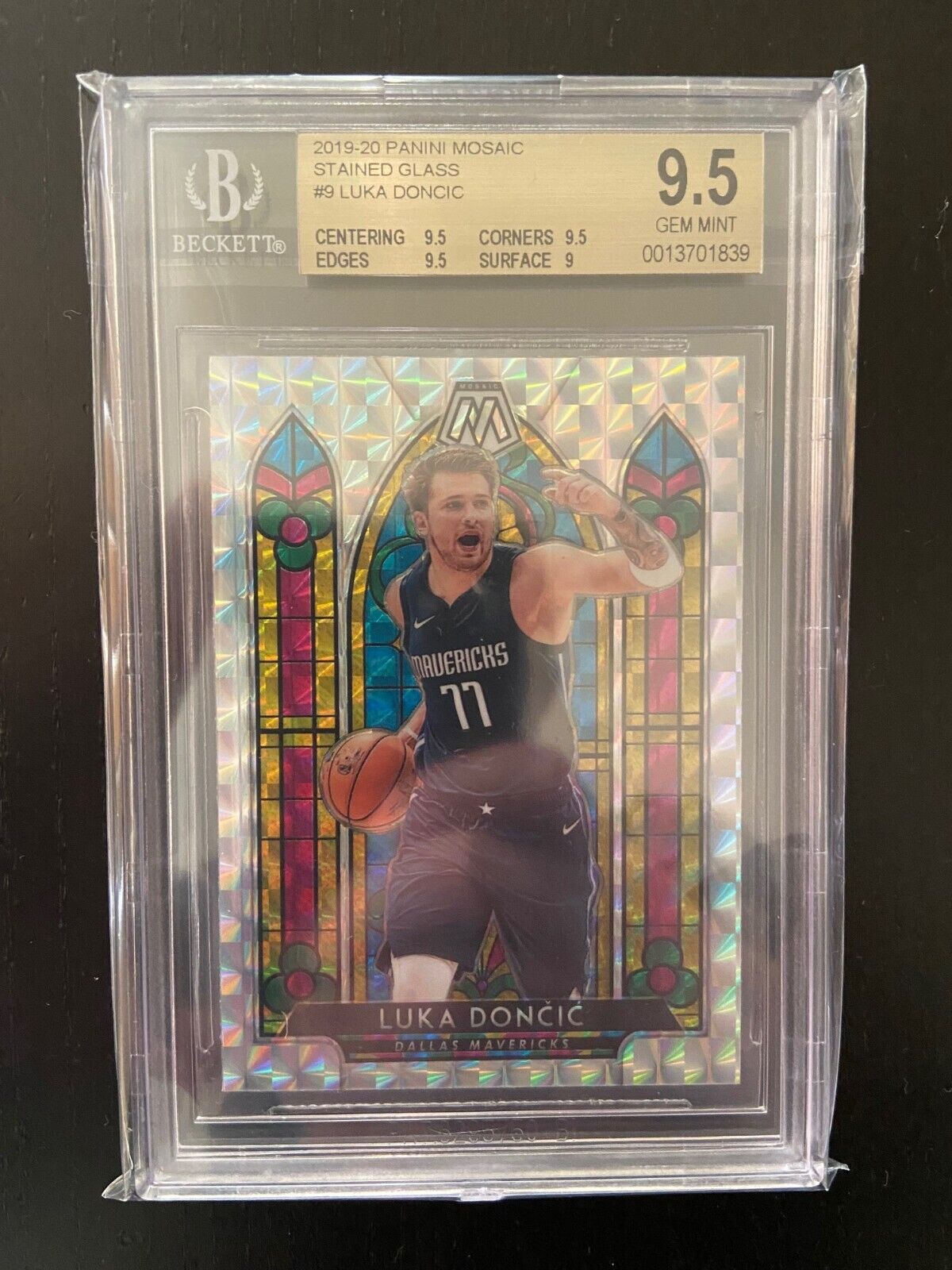 2019 Panini Mosaic Stained Glass Luka Doncic #9 BGS9.5