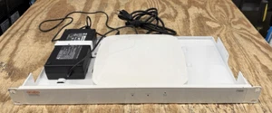 JX928A, HPE Aruba 7008 8-Port 100W PoE Network Management Device W/ MOUNT TRAY - Zdjęcie 1 z 3