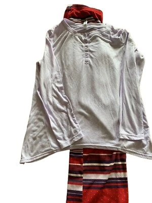 Conjunto de pijama polar Gilligan & O'Malley talla pequeña lavanda y rojo suave Foto 1 de 4