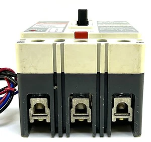 Cutler Hammer HMCP003A0A01 3Pole 3Amp 600Vac Aux Circuit Breaker - Picture 1 of 5