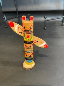 5" Vintage Carved Hand Painted Totem Pole Signed - Picture 1 of 8