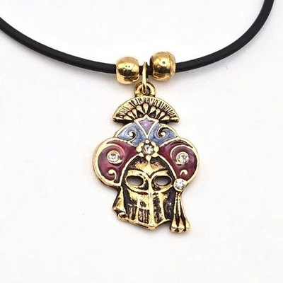 Collar Colgante Máscara Estilo Veneciano Esmalte Tono Dorado Cordón Negro Estrás Foto 1 de 4