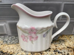 MIKASA ~ PINK MELODY ~ BONE CHINA FLORAL HANDLED CREAMER LOWEST PRICE DC & EX! - Picture 1 of 4