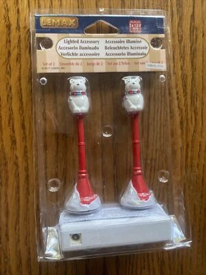 Lemax Oso Polar LÁMPARAS DE CALLE -2 Piezas Iluminadas Pueblo de Vacaciones/Tren - RETIRADAS Foto 1 de 4