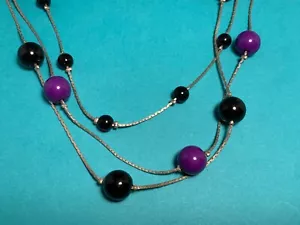 🌸 Collar de cuentas negras moradas de triple hilo plateado para dama (N6) 🌸 - Imagen 1 de 7