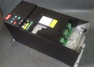 DANFOSS VARIABLE SPEED DRIVE VLT 2800 380-480V 27.9-32 AMP 20 HP MODEL: 195N1121 - Picture 1 of 8