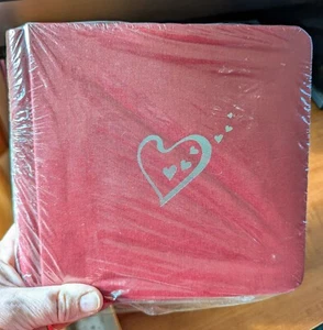 Sealed Creative Memories Sentiments 7"x7" Red Album Foil Embossed Hearts 12 Pgs - Picture 1 of 7