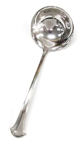 Vintage  Solid Gravy Ladle Towle Maker Pattern Chippendale Sterling Silver 7" Cover
