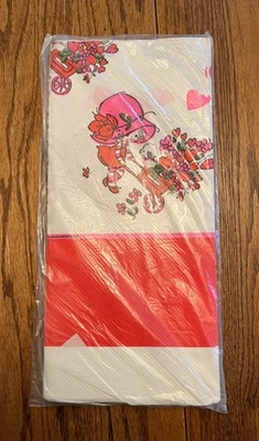 VTG 1970s 54x96" Strawberry Shortcake Valentine Paper Table Cover NIOP - Image 1 of 2